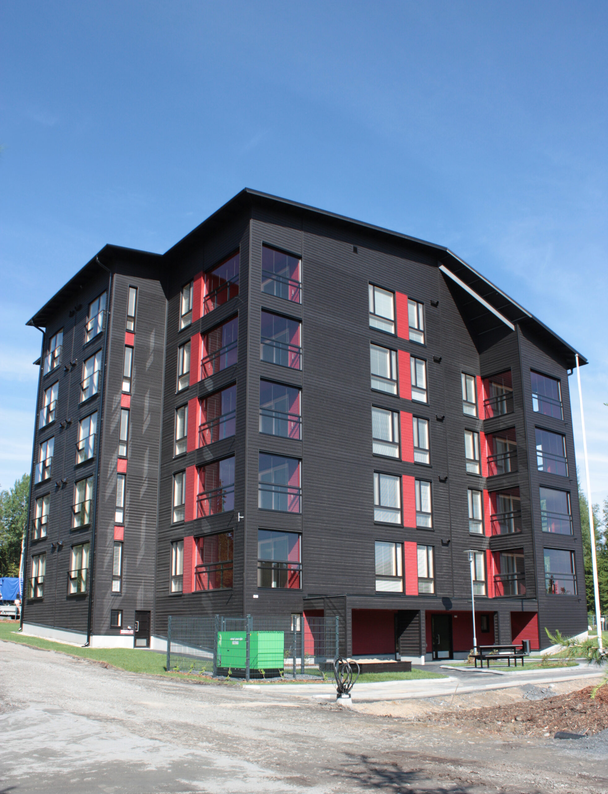 A five-storey building required a total of nearly one thousand cubic metres of timber. Photo: Tuomo Nyrhilä