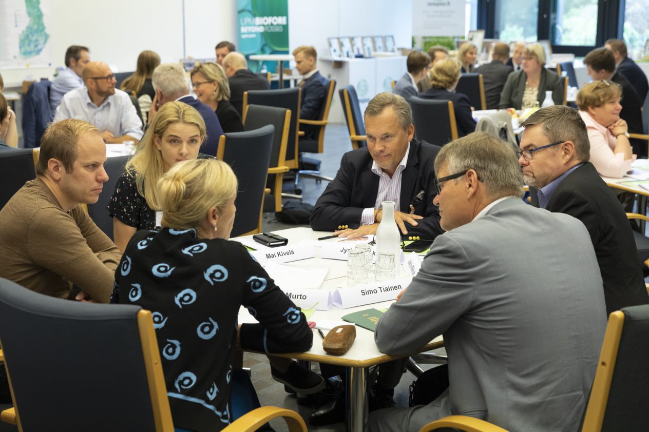The Forest Academy for Decision-Makers promotes interaction between the forest sector and influential people from other sectors. Photo: Erkki Oksanen