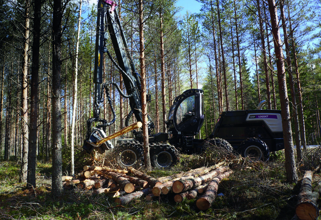 A Logset-6HP-GTE-harvester at work.