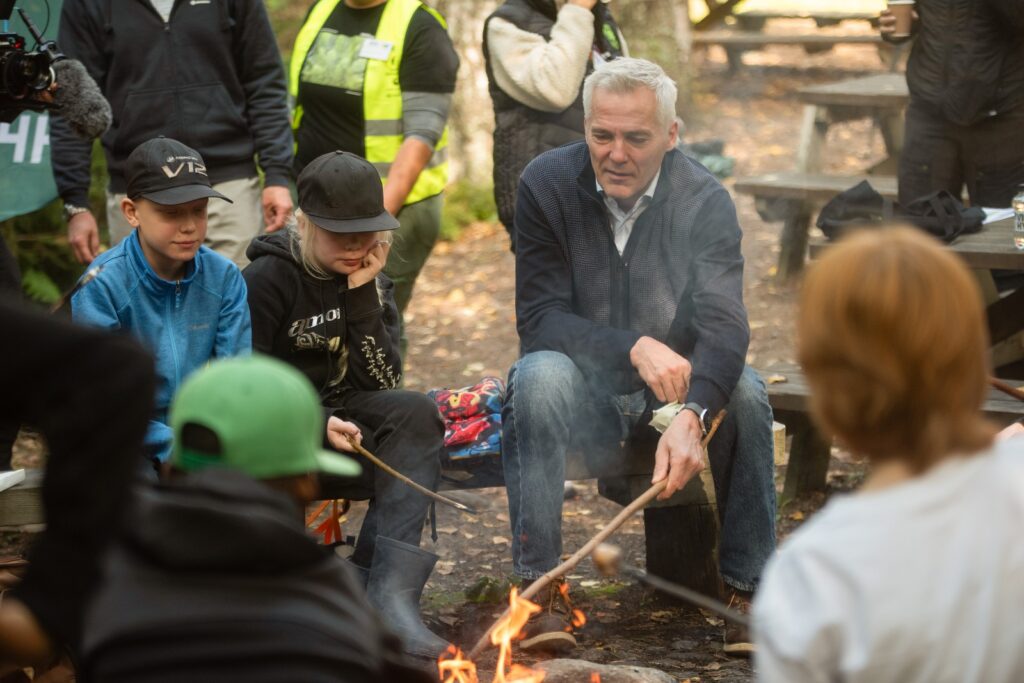 Alla sexor ut i skogen
